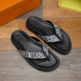 Picture of LV Slippers _SKU505962851251938